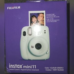 FUJIFILM INSTAX Mini 11 Instant Film Camera - Brand New in Box